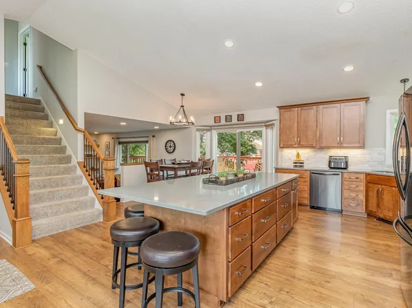 5232 Kings Cir N, Brooklyn Park, MN 55443