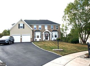 1521 Finley Cir, Royersford, PA 19468