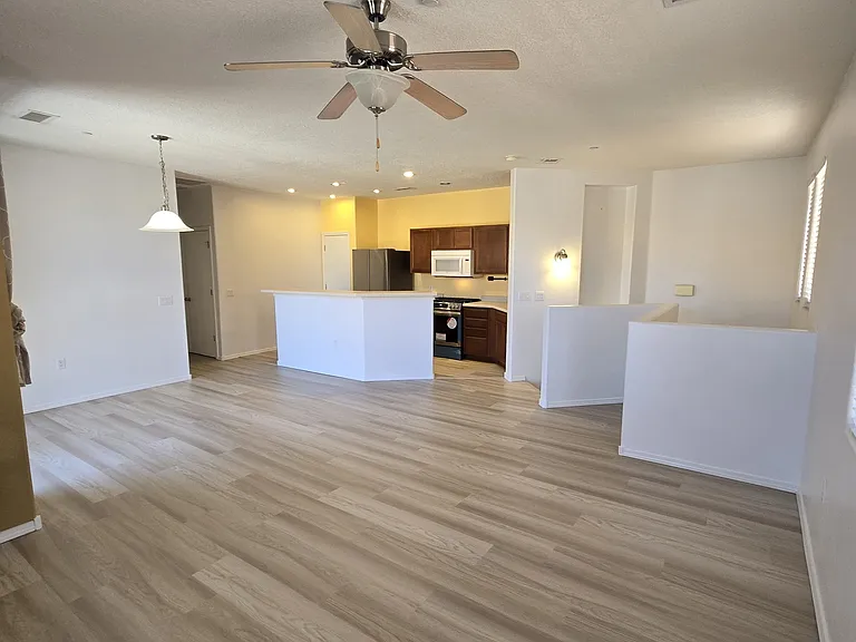 601 Menaul Blvd NE #4406 — Photo 10