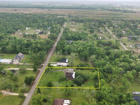 4th image of 308 County Road 893b