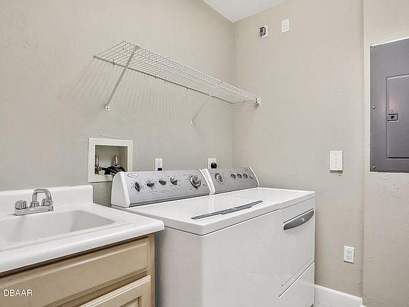 4th image of 2855 Atlantic Ave Unit 103