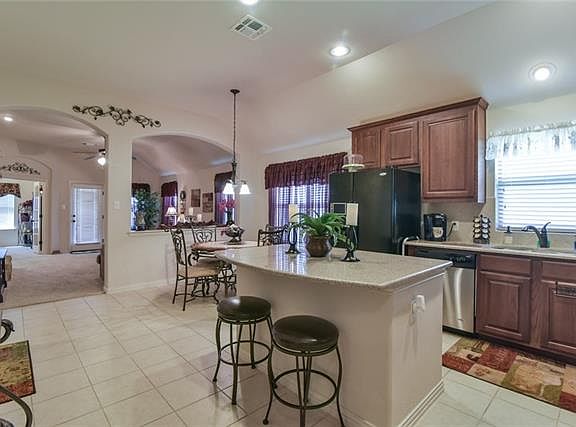 4th image of 936 Casa Grandes Dr