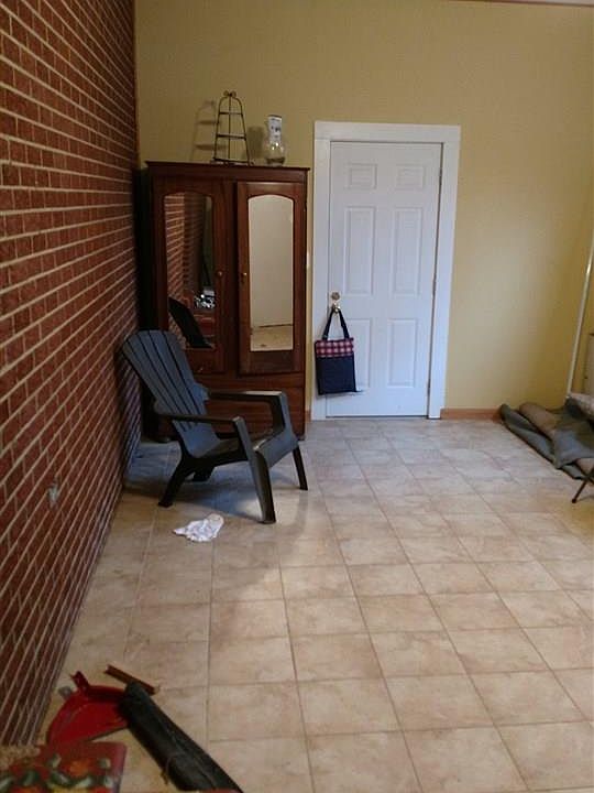 2nd image of 103 Harris Ave