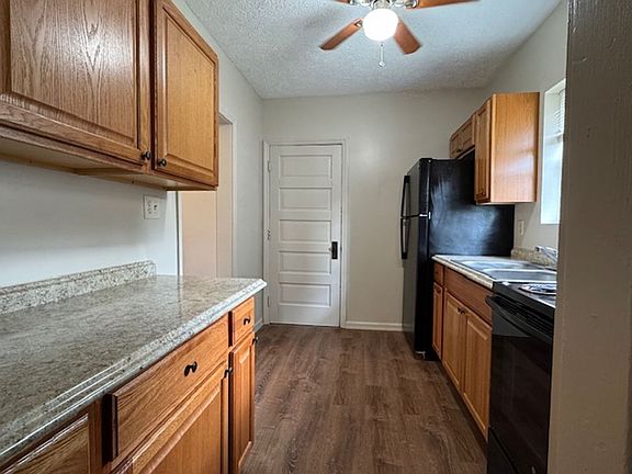 3rd image of 129 Diamond Ct