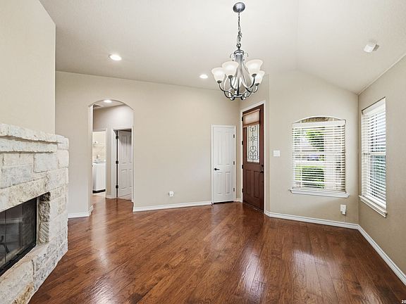 5th image of 15708 Dell Ln