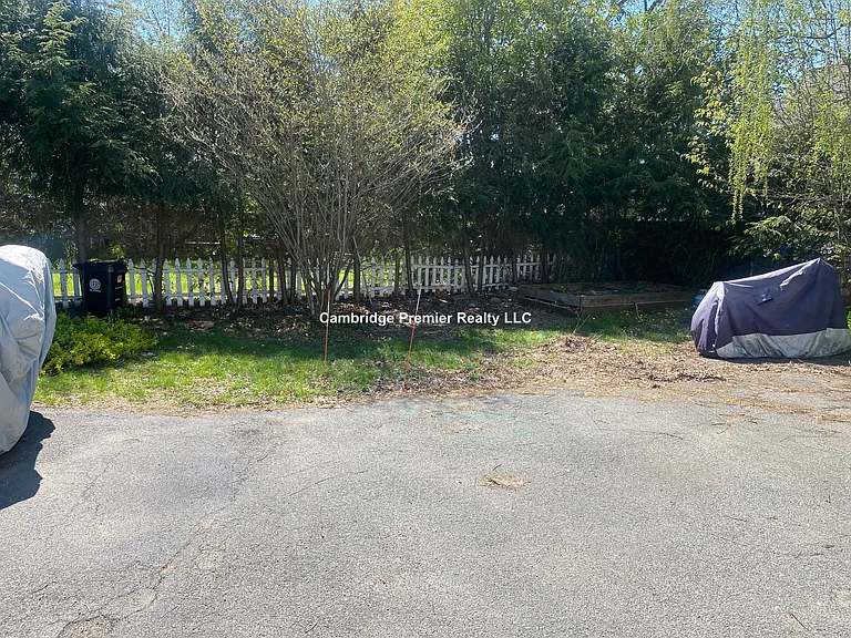 Fairmont St — Photo 23