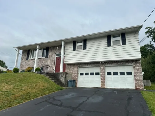 701 Zeggert Rd, Endicott, NY 13760