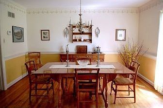 Hardwood floors also found in dining room