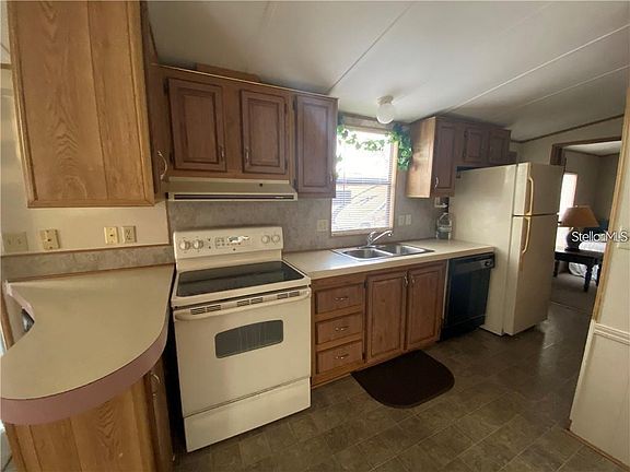 2nd image of 28 Fairview Ct