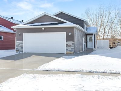 405 5th St E, Horace, ND, 58047