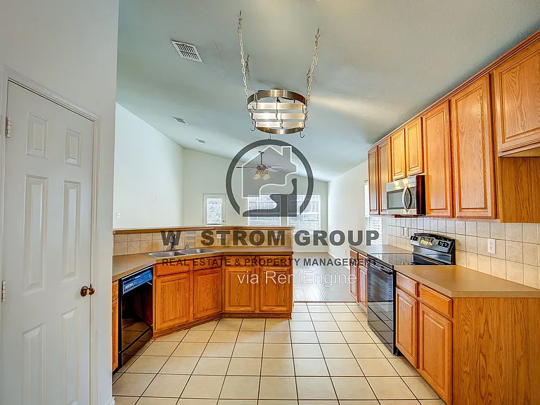 10200 Pear St — Photo 15
