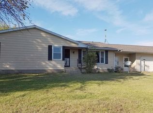 6834 Spring Lake Rd, Manito, IL 61546