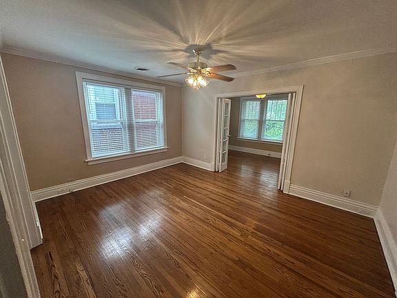 Living Room
11'10" x 15'1"