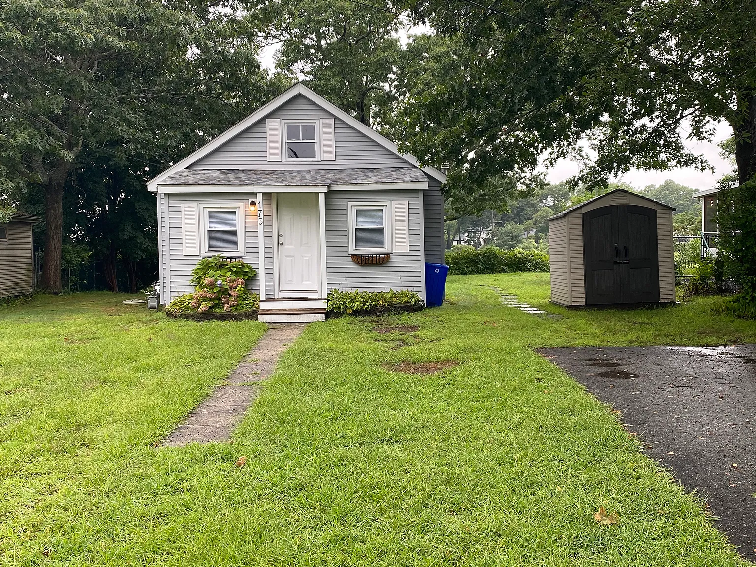 2 bed, 732 sqft, $2,300 — Photo 1
