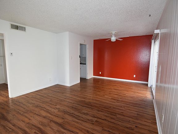 LIVING/DINING AREA EMPTY