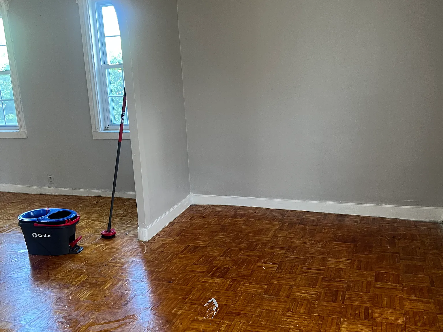 1042 Douglas Ave — Photo 4