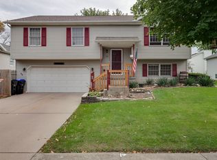49 Vermont Ave, Bloomington, IL 61701