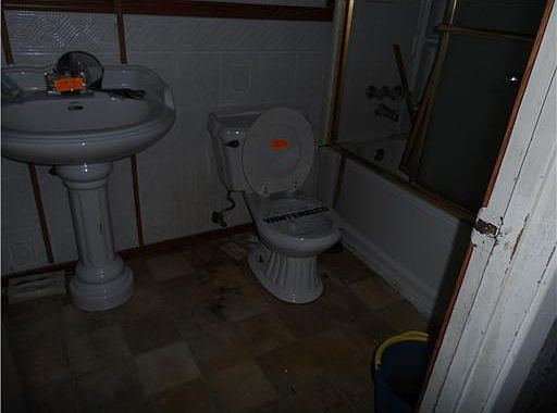 3rd image of 3937 Monterey Dr