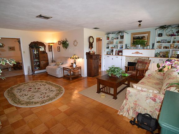 3rd image of 1413 Littler Dr