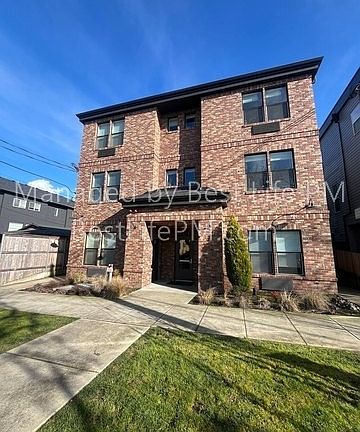 2nd image of 7122 N Greenwich Ave