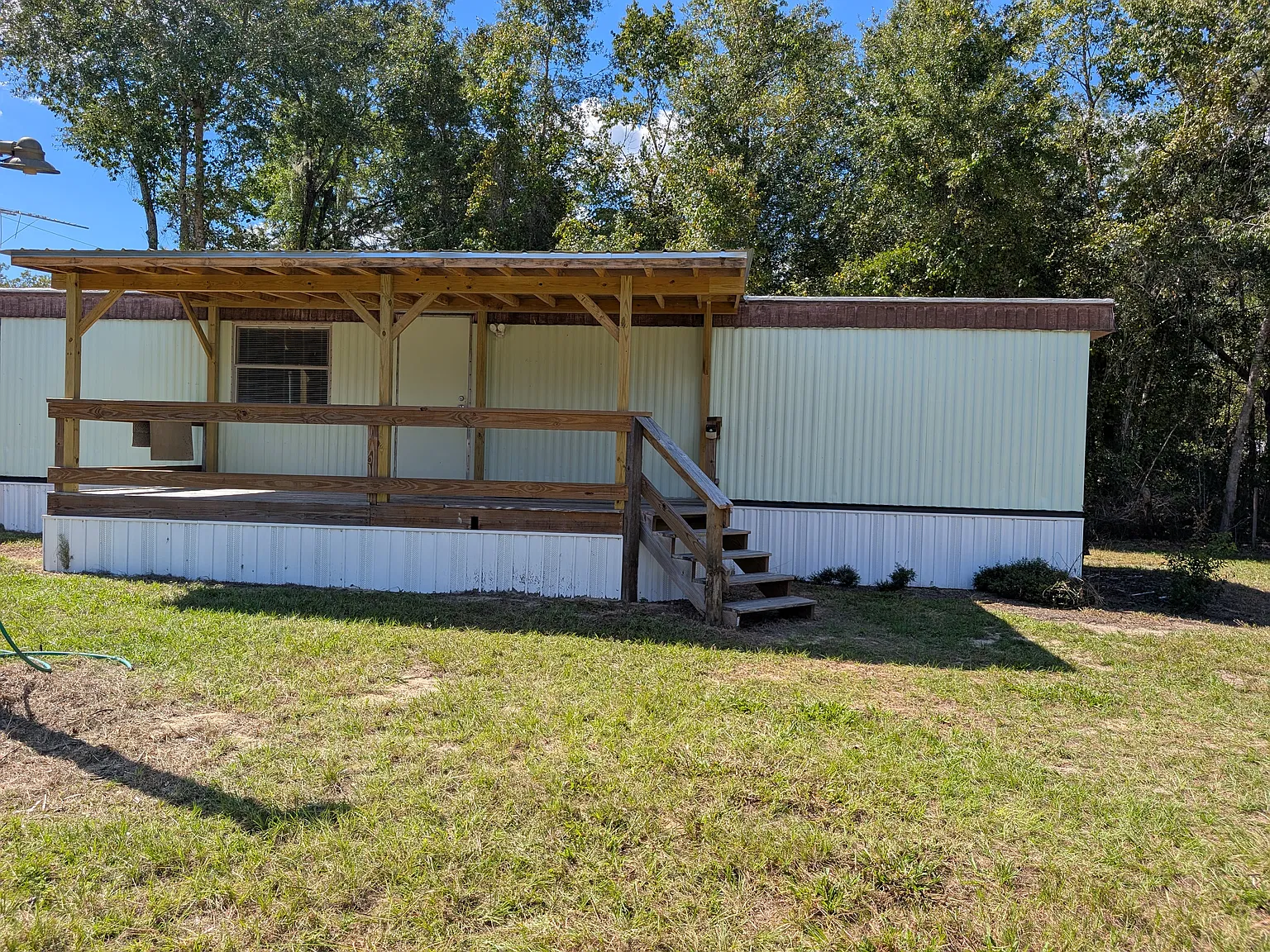 3 bed, 924 sqft, $1,300 — Photo 1