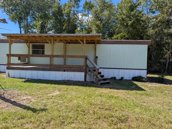 203 6th Way, Interlachen, FL 32148