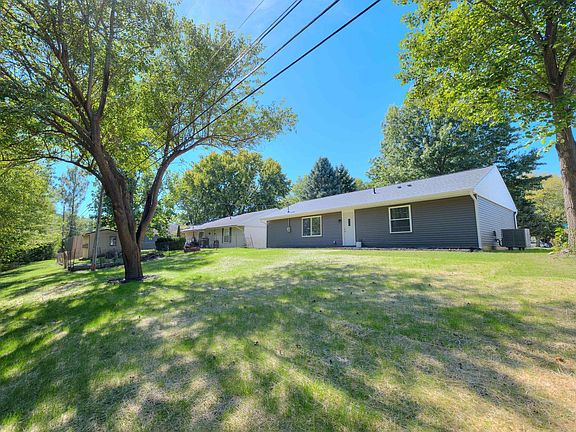2nd image of 765 Julia Ln