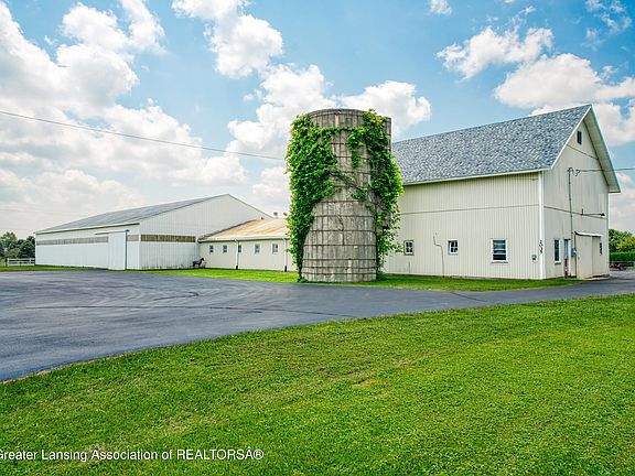 5th image of 2061 N Williamston Rd