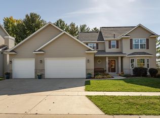 2942 Oakview Dr NE, Rochester, MN 55906