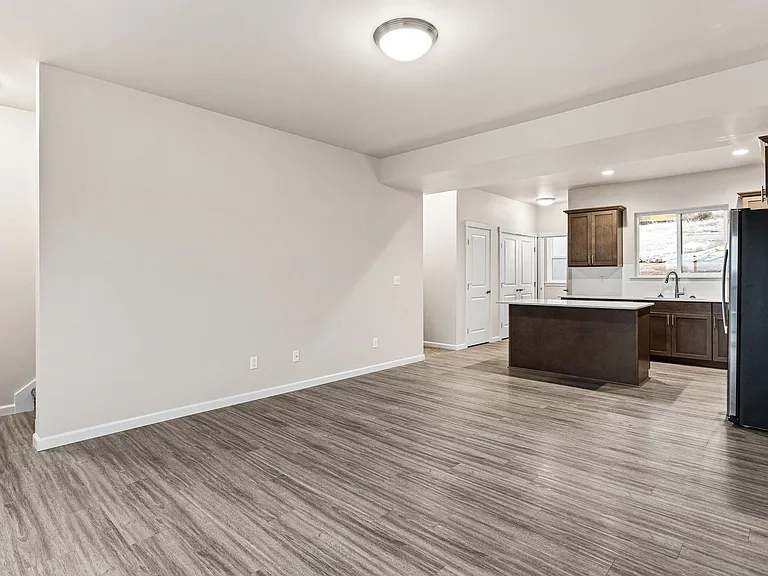 6716 W Washington Ave — Photo 12