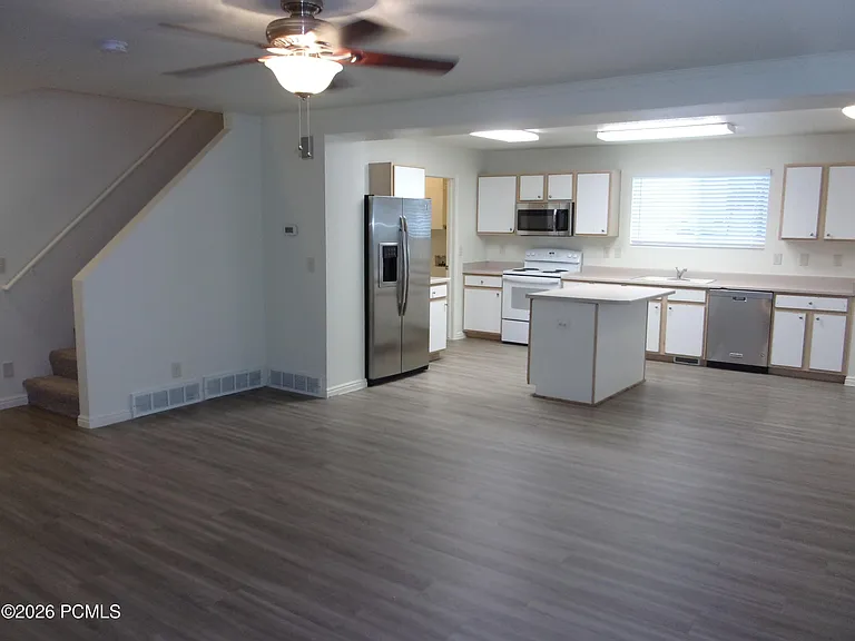 88 E Rainbow Way — Photo 8