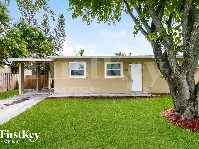 2174 NW 62nd Ave — Photo 1