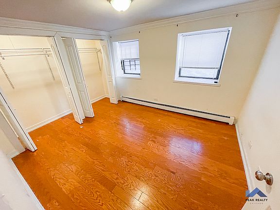 3rd image of 5713 N Kenmore Ave #5715