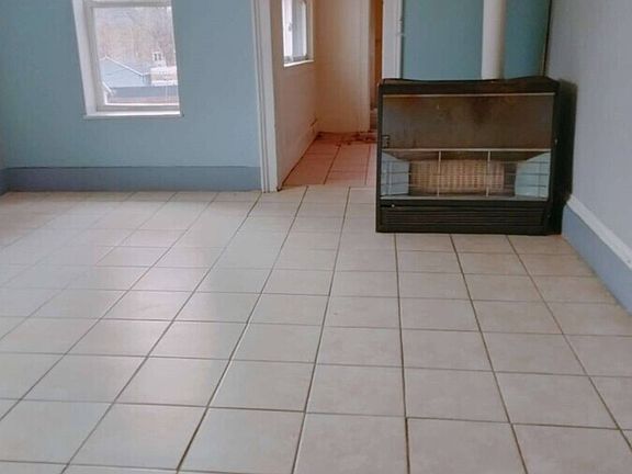 5th image of 305 E Grove St #4