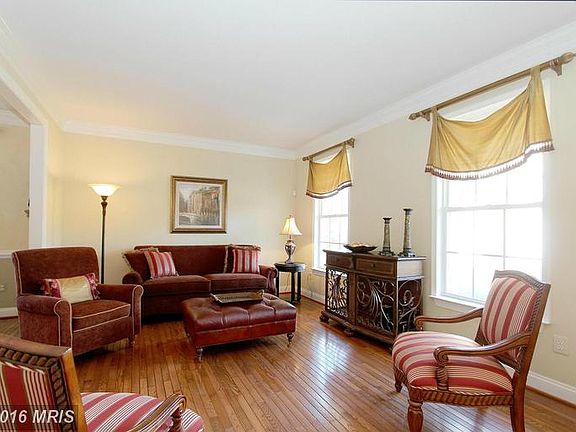4th image of 4836 Broom Dr