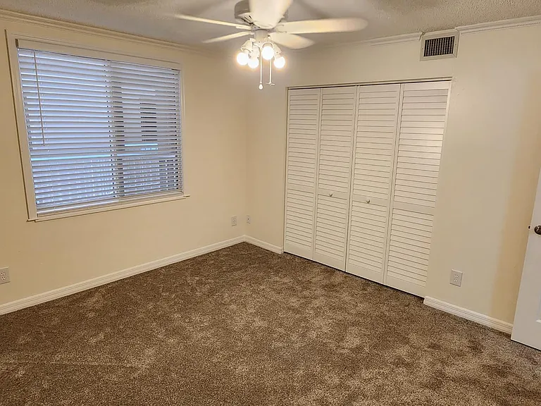 3 Oceans West Blvd #4D2 — Photo 7