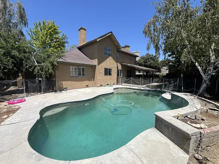 511 Bluff Dr — Photo 24