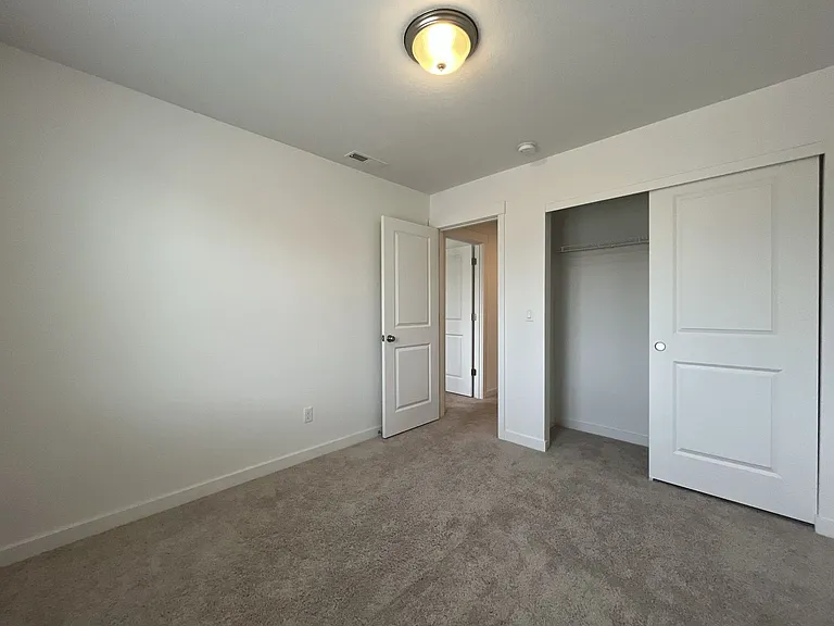 2095 S Heather St — Photo 38