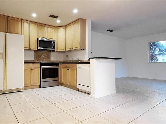 2nd image of 11467 NW 42nd St
