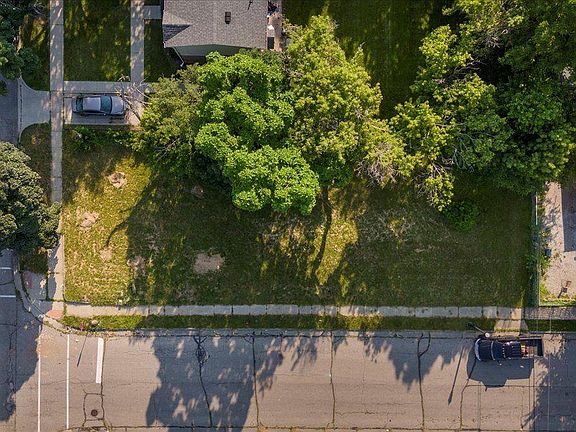 2nd image of 893 Madison St