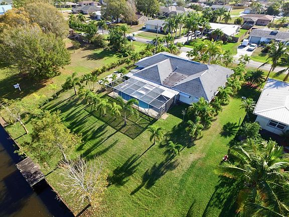 5th image of 457 SE Verada Ave