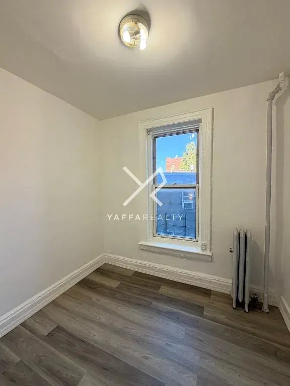 193 Buffalo Avenue — Photo 4