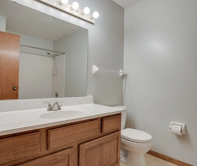 14813 Interlachen Ln — Photo 21