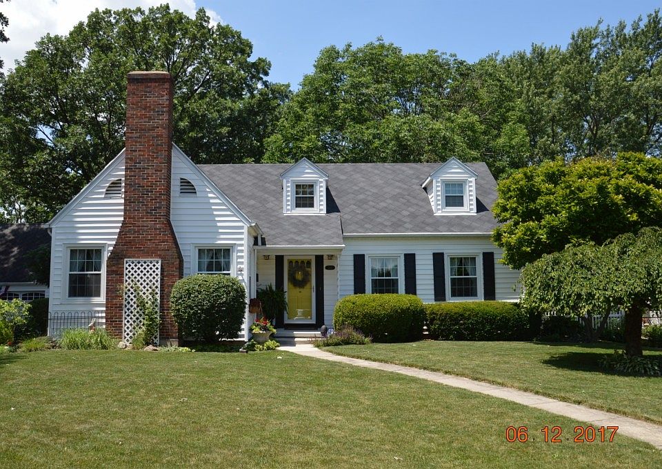 1st image of 209 S Walnut St