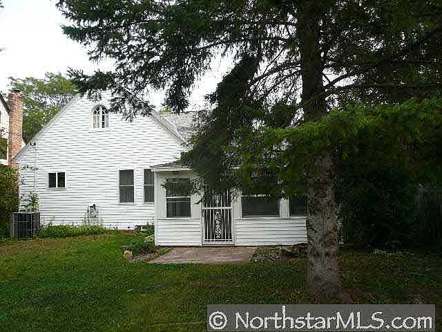 1st image of 1119 E Ellis