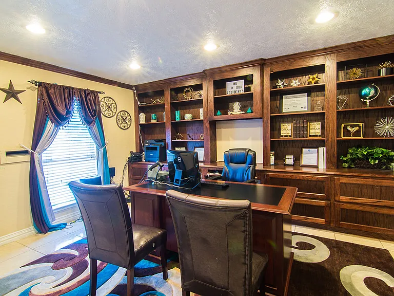 Northlake Manor Apartments — Photo 33