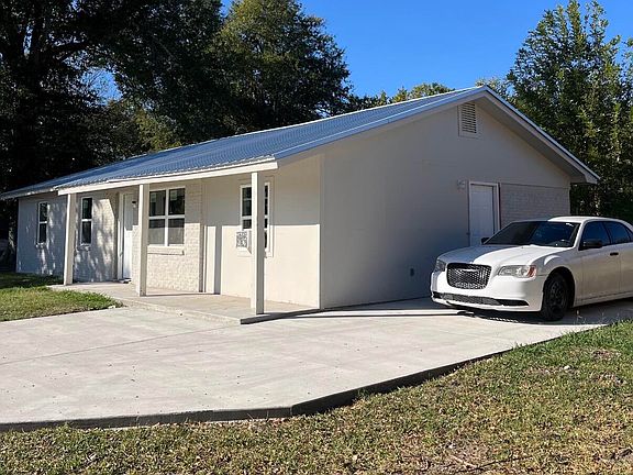 2nd image of 204 Perry Dr