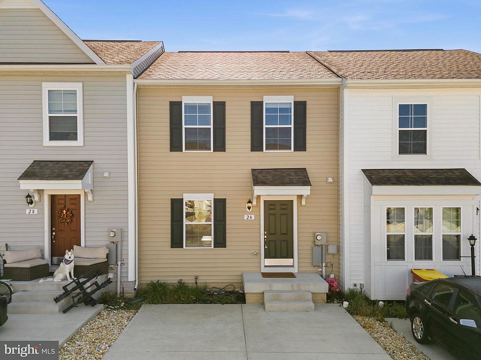 1st image of 24 Orchard Green Dr