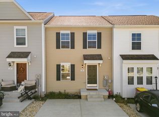 24 Orchard Green Dr, Charles Town, WV 25414