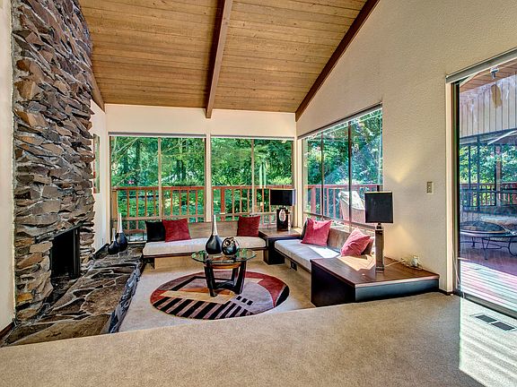 4th image of 8393 Woodbrook Lane
